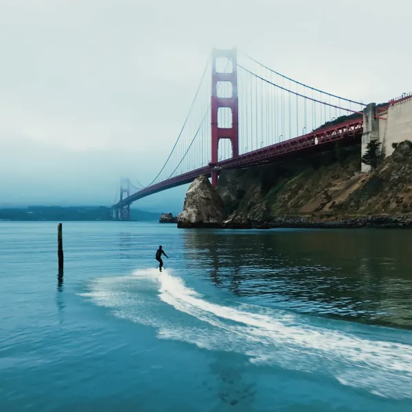 LIND Canvas на воде