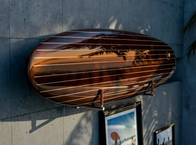 LIND на стене